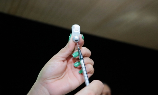Vacinação em pontos fixos é iniciada nesta quarta-feira
