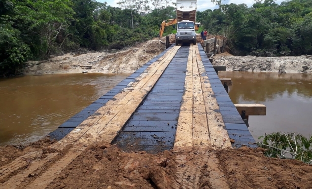 Semosp conclui ponte na aldeia do povo indígena Arara