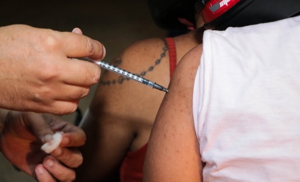 Ji-Paraná se aproxima de 90% da população vacinada