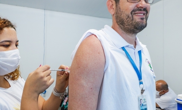Servidores da Sade so vacinados contra gripe e sarampo