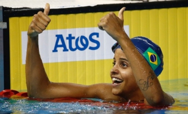 Primeiro ouro saiu, mas natação feminina tem caminho longo até a elite