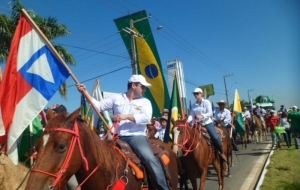 Cavalgada da 34ª Expojipa 2013